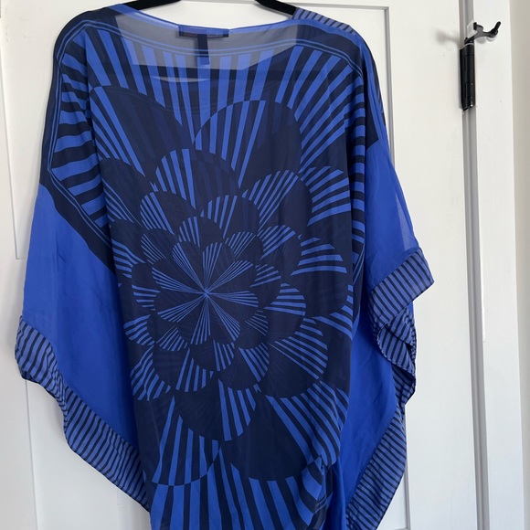 BCBG MaxAzria blouse - Picture 2 of 4